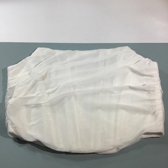 Elegant White Strapless Top - Picture 5 of 5